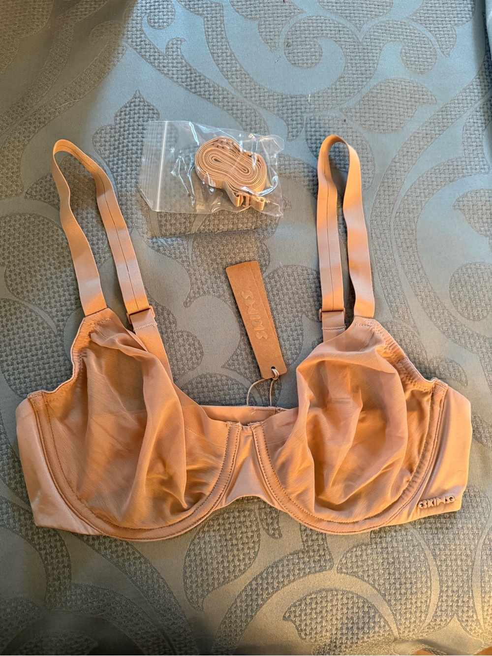 SKIMS Sheer Underwire Bra in Peachy Nude